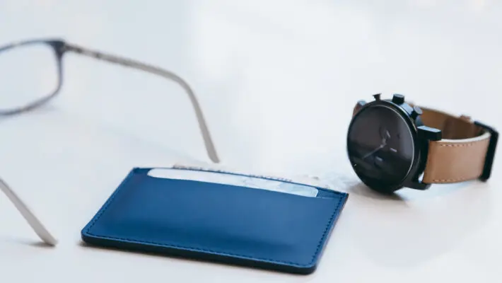 In recent years, there has been a noticeable shift towards minimalism in our everyday personal accessories. This trend has particularly impacted the way in which we carry our essentials, with bulky wallets giving way to sleeker, more streamlined alternatives.