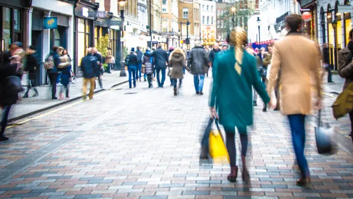 The UK economy returned to growth in August, expanding by 0.2% after two months of stagnation, according to official figures from the Office for National Statistics (ONS). This growth was in line with economists’ expectations, following 0% growth recorded in June and July.