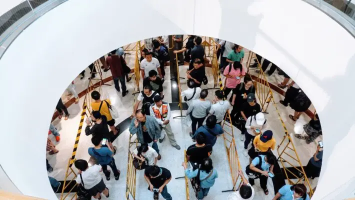 The importance of traffic management in high-traffic areas cannot be overstated. Any high-traffic area with poor queue management will be frustrating for both staff and customers and can lead to financial losses.