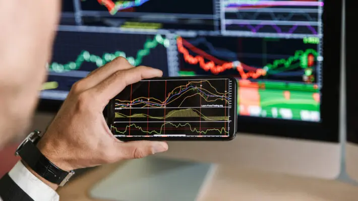 Smartytrade is a relatively new platform that has gained considerable traction in the financial market. It stands out not only for its user-friendly interface and innovative features but also for its commitment to educating traders.