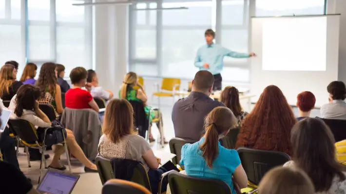 Wales’ aspiring business owners are being encouraged to take advantage of the latest Business Wales Accelerated Growth Programme.