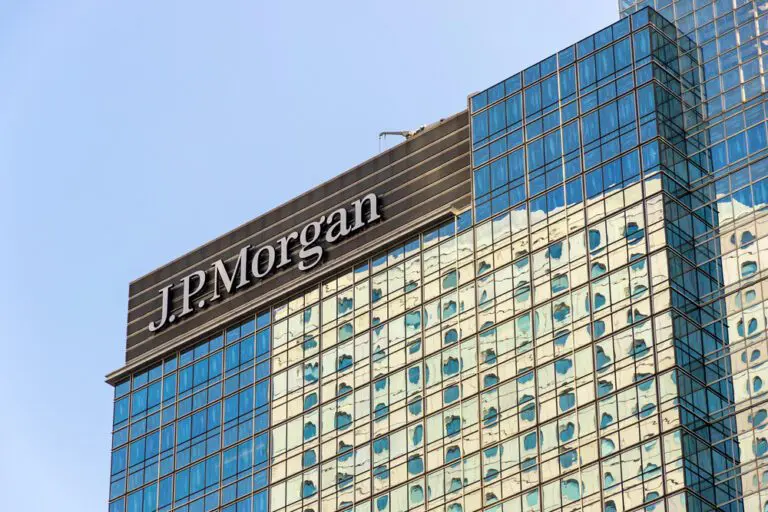 JP Morgan has ordered its 14,000 London-based employees back to the office full-time—only to find that it does not have enough desks to accommodate them.