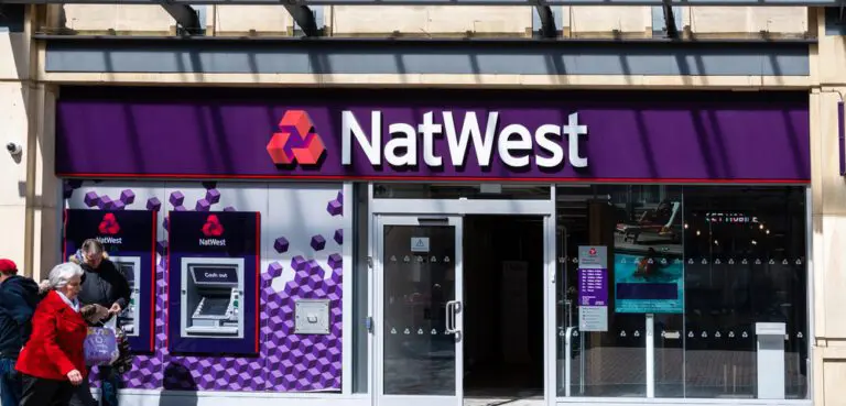 Two of Britain’s biggest banks, Barclays and NatWest, are removing sustainability metrics from their short-term executive bonus plans, instead shifting climate goals into multi-year incentive schemes.