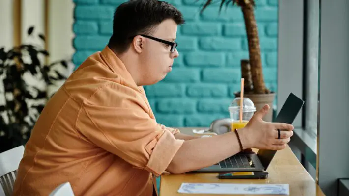 Now that most coffee shops and restaurants offer free Wi-Fi to their patrons, it’s tempting to grab your laptop and head out for the day.