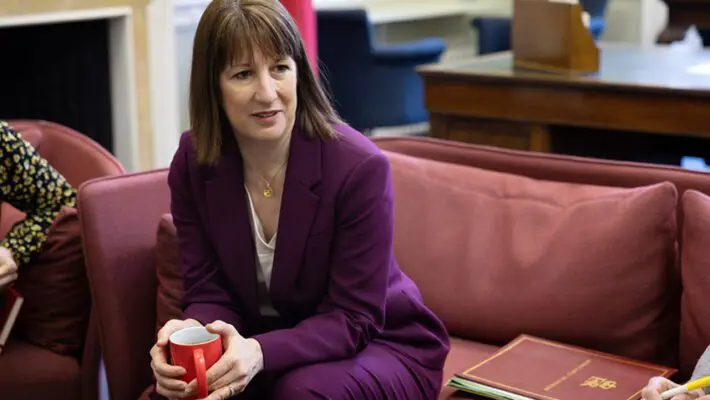 Small businesses across the UK are urging the government to prioritise easier access to funding, subsidised AI training, and a more SME-friendly tax system as part of its economic growth strategy, according to a new report from Goldman Sachs.