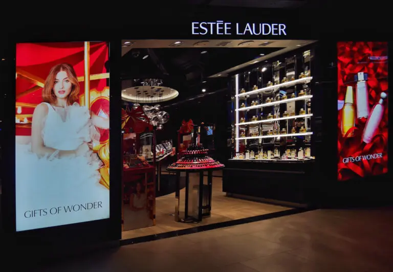 Estée Lauder is set to double its planned job losses to as many as 7,000 roles, citing rising costs and ongoing uncertainty around President Donald Trump’s import tax crackdown.