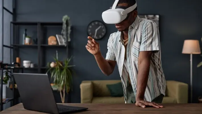 Although there are various tech innovations driving UK business forward, virtual reality (VR) and artificial intelligence (AI) are the two most eye-catching. They are also the two technologies that make the most headlines and have become a familiar part of life for people across the country.