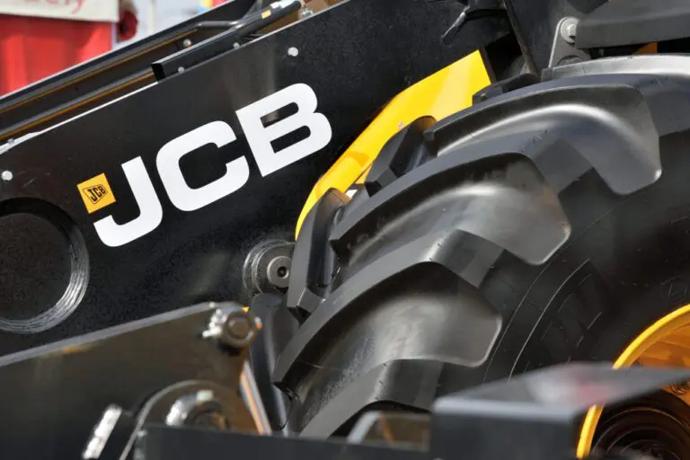British construction giant JCB will double the size of its new US plant to 1 million sq ft in response to Trump’s 10% tariffs on UK imports, bolstering its American manufacturing base.