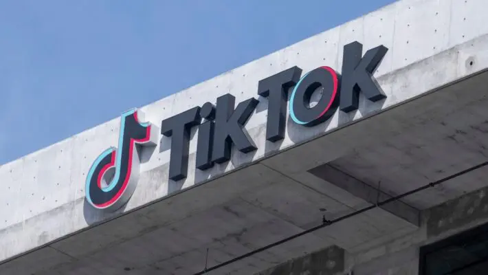 US President Donald Trump has announced a 75-day extension to the deadline for TikTok’s sale or divestment, postponing a potential ban of the social media platform in the United States.