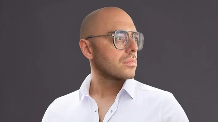 Mikhail Irzak is a consultant and advisor specializing in culture-driven businesses. His career includes work with global consumer brands, telecommunications firms, and early-stage ventures.