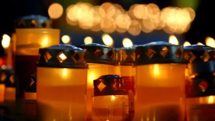 In our fast-paced world, emotional wellbeing can often take a back seat to deadlines, daily routines, and constant digital noise. However, making space for healing isn't a luxury – it's a necessity. Integrating simple, meaningful practices such as candle rituals into your life offers a grounded, nurturing path to emotional release and intentional self-care.