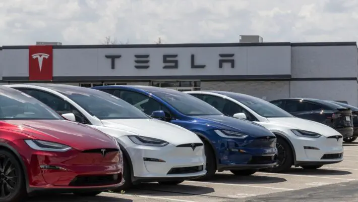 Elon Musk has warned that Tesla faces “a few rough quarters” ahead as the electric carmaker reported its steepest revenue decline in over a decade, missing Wall Street forecasts and rattling investors already uneasy about demand, tariffs, and political uncertainty.