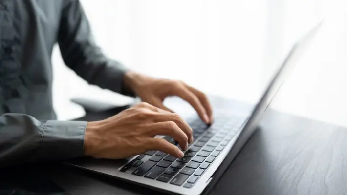 Day trading isn't just for people with multiple monitors and entire days blocked out for charts. If you're someone with a full calendar, running a business, juggling meetings, or working in a demanding role, there's still room for it.