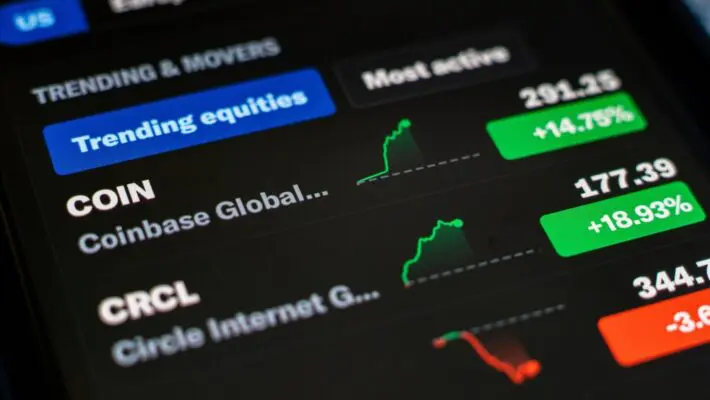 Converting your digital stablecoins back into traditional money doesn't have to be complicated. Whether you're holding USDT, USDC, or other stablecoins, there are several straightforward ways to turn them into cash you can use in your bank account.