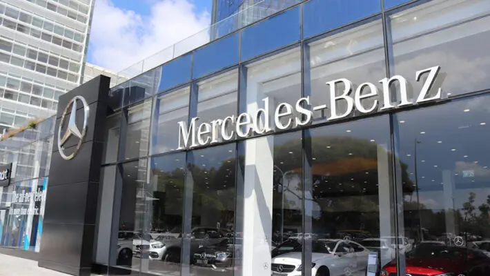 The UK motor finance arm of Mercedes-Benz has plunged into a £365 million loss after setting aside hundreds of millions of pounds to cover potential compensation linked to the mis-selling of car loans.