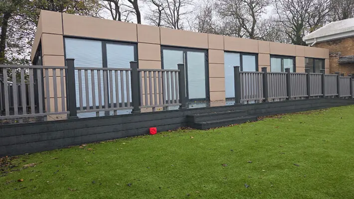 Times are changing, and with them the needs and expectations of people.  Traditional construction is not always able to keep pace with these developments, whereas modern businesses need to remain adaptable.
