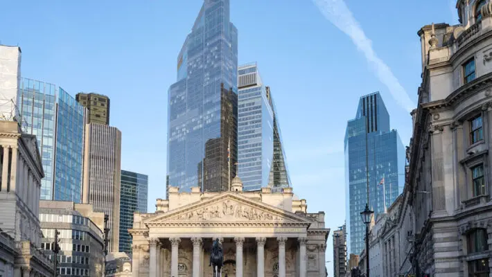 Gilt yields are forecast to fall before the 28 October budget, analysts say, as investors weigh UK bonds against volatile US and Japanese debt markets.