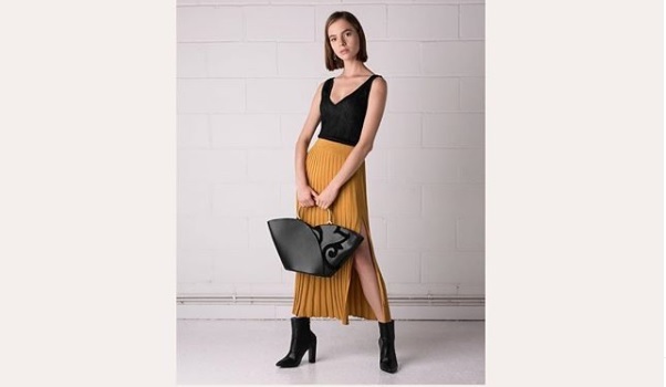 Altari, new London-based handbag brand, is on a mission to save ancient craftsmanship. The designs merge leather mosaics, hand-stitched with a technique dating back over 1000 years, and modern shapes to create distinctive, chic and feminine handbags.