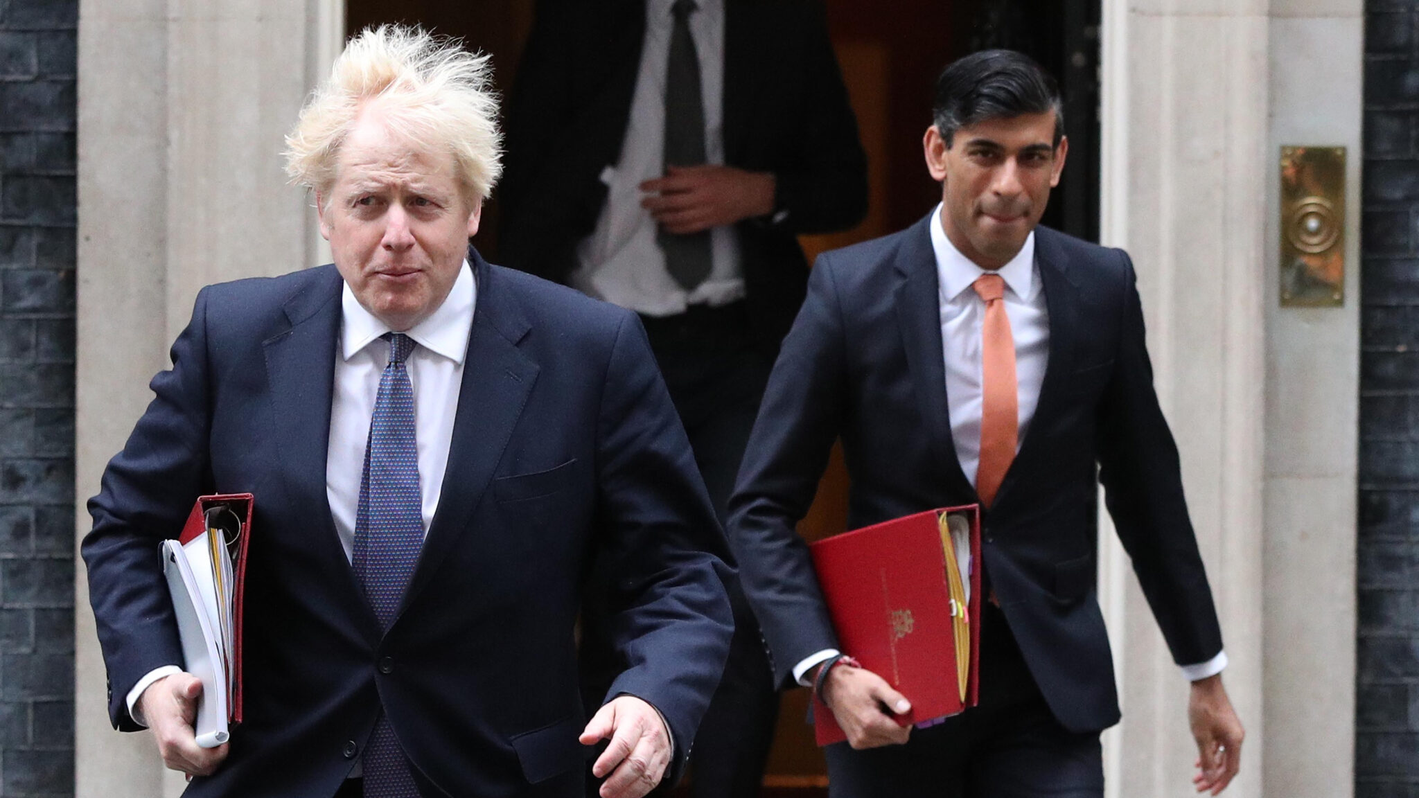 Rishi Sunak pushing Boris Johnson to relax travel rules in final weeks
