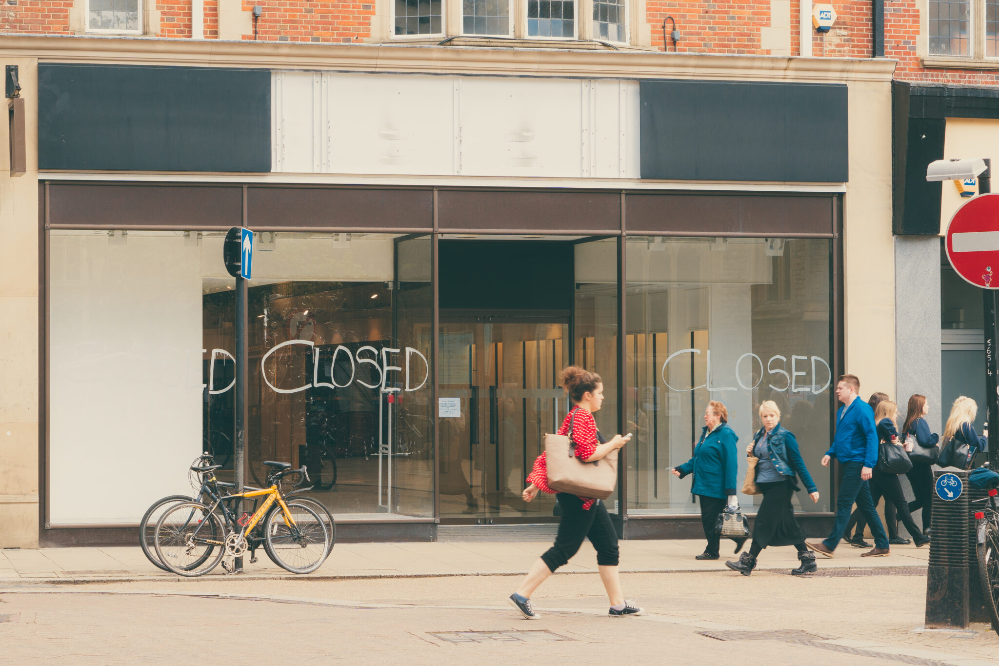 Shop is closed. Shop closed. The shop is closed вертикально. The shop is closed сторис.