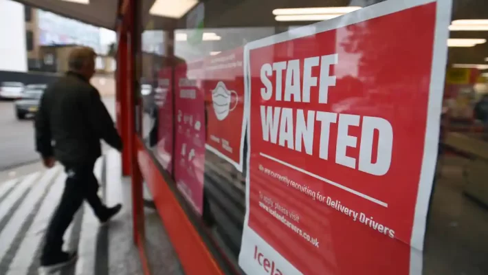 British employers are expecting to award pay rises of 3% in 2022, the highest in at least a decade, though well below the rate of inflation, as they try to recruit and retain workers, according to a new survey of businesses.