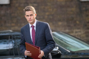 Former education secretary Gavin Williamson has been given a knighthood, Downing Street said.