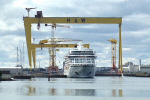 The historic Belfast shipyard that built the Titanic is to work on cruise liners again after winning maintenance contracts from Cunard and P&O Cruises.