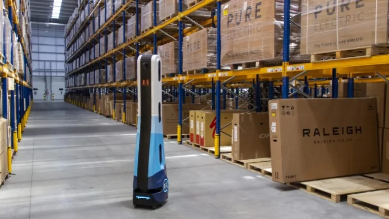 Autonomous warehouse robot maker BotsAndUs has secured $13m (£10.6m) in a seed round led by Swiss venture capital firm Lakestar.