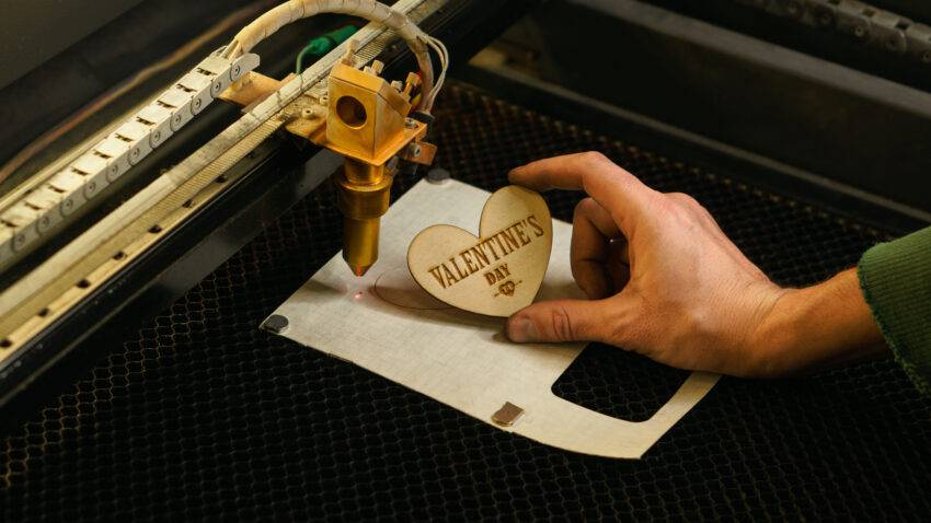 Engraving machines have become an indispensable tool for artists, business owners, and hobbyists, and they can have many uses, so there are many reasons to buy one.
