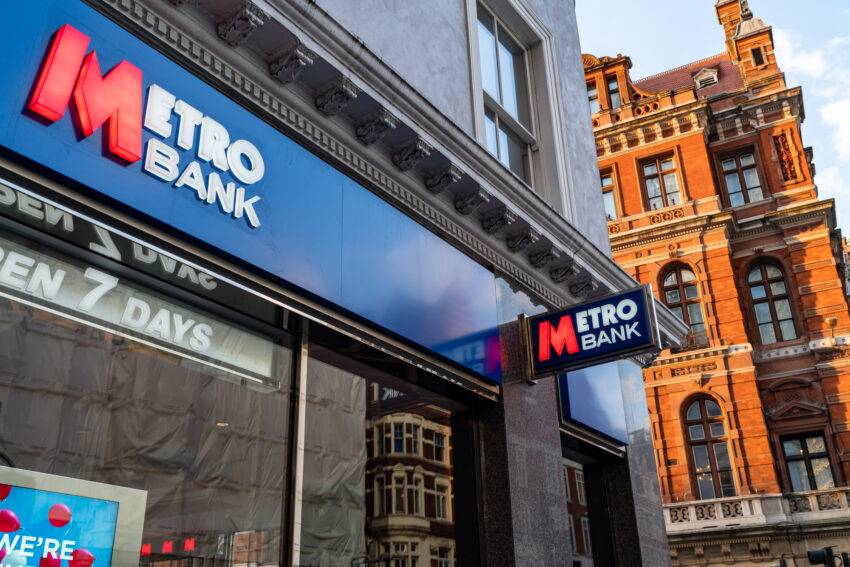 Metro Bank to Cut 1,000 Jobs and cancels seven day branch openings thumbnail