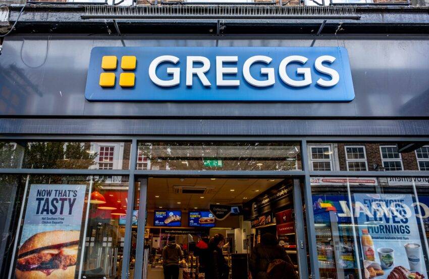 Britain's leading bakery chain, Greggs, has encountered technical difficulties with payments, resulting in the closure of some of its stores.