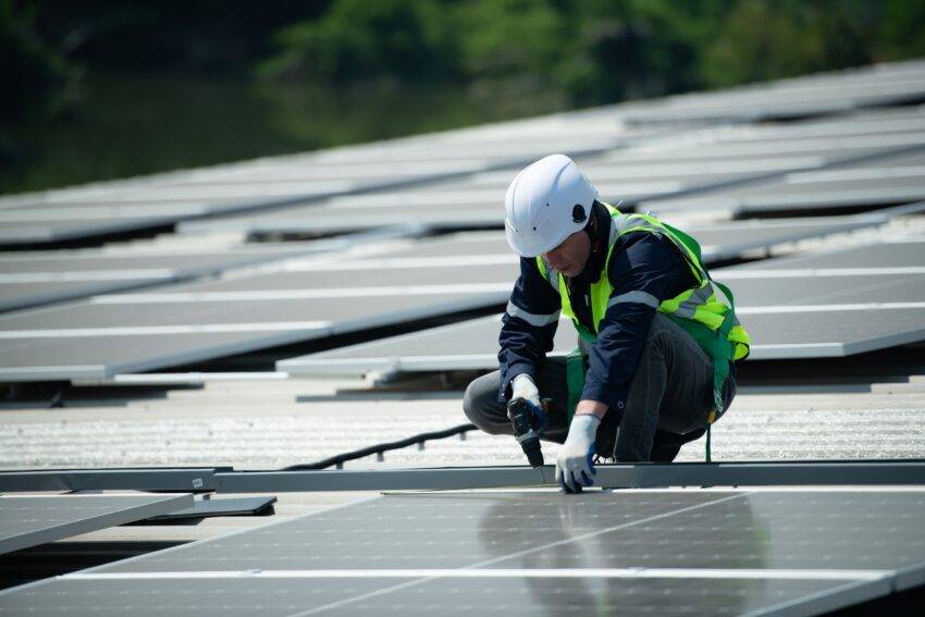 What Are the Benefits of Using Renewable Energy for Businesses? thumbnail