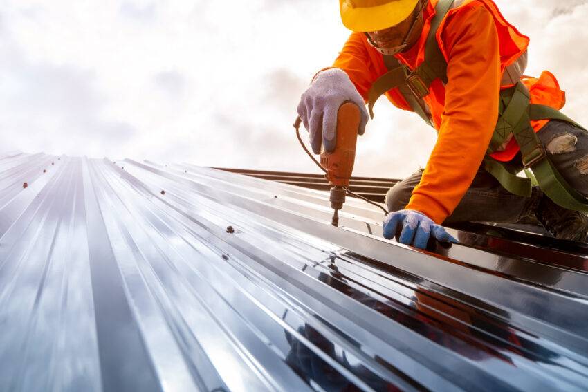 Imagine you're sitting in your office, coffee in hand, and gazing out the window at the clear blue sky when suddenly, a drip interrupts your tranquillity. Then another, and another. You look up and realize that your commercial roof is leaking. And now you're faced with the task of undertaking a commercial roof replacement project.  