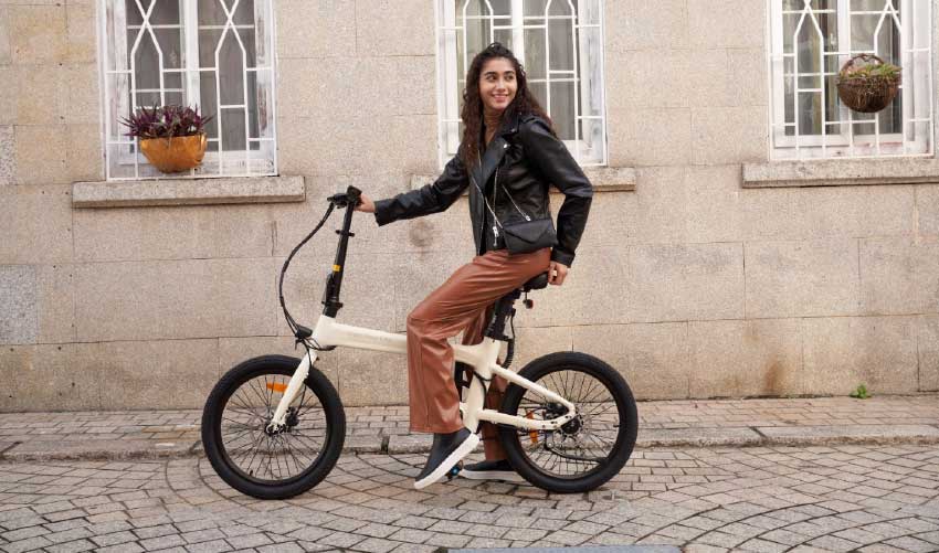 In this day and age, where gridlock and natural cognizance are steadily developing worries, folding electric bicycles quickly arise as a convincing arrangement.