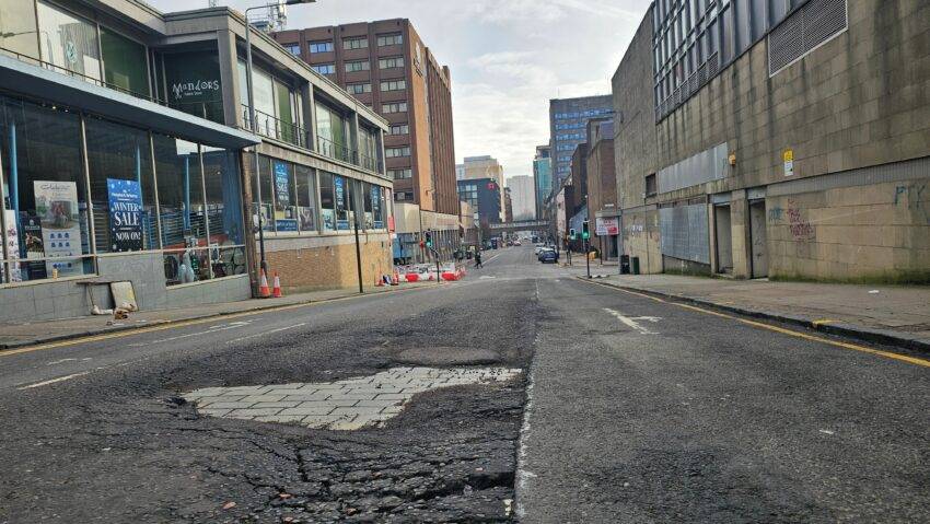 Potholes Cost UK Economy £14 Billion Annually thumbnail