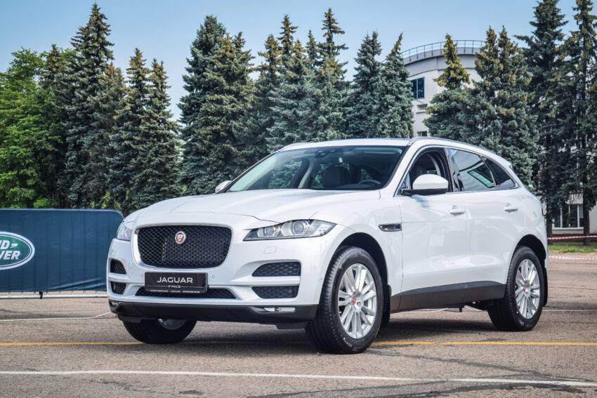 Jaguar joins rivals by delaying full electric transition with continued production of F-Pace thumbnail