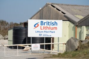 Angela Rayner, Secretary of State for Housing, Communities and Local Government, has endorsed plans to transform the disused Trelavour clay pit near St Austell into a major lithium mine, a move that could significantly bolster the UK’s battery-making capabilities.