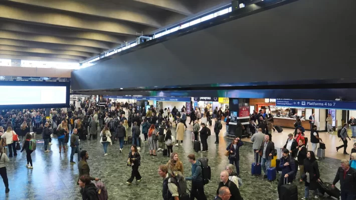 Euston railway station has switched off its giant advertising billboard after an outcry from commuters who criticised the replacement of vital passenger information screens.