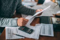 Almost half of UK employers have seen increased staff turnover as a result of delaying pay rises for professionals and white-collar workers, according to new research from global talent solutions consultancy Robert Walters.