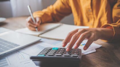 Over dinner tables and boardroom lunches, a quiet confession is doing the rounds among British business owners: the SIPP, the ISA, sometimes a chunk of retained company profit, is being run by software.