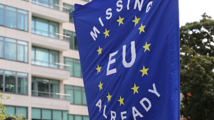 Senior Downing Street officials have been contacting thinktanks and pollsters to test public support for the UK rejoining the EU, according to the Guardian, as momentum builds behind including such a pledge in Labour's next manifesto.